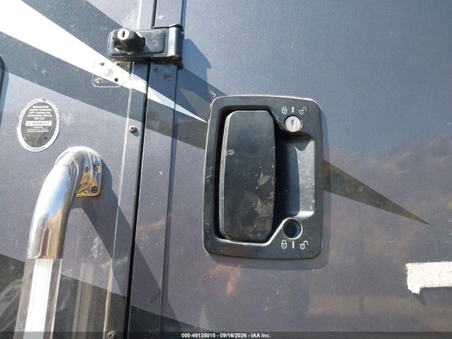 2018 FORD F53 20