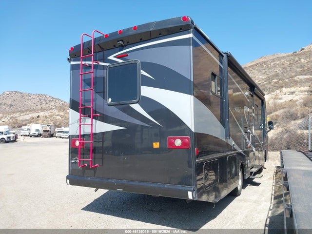 2018 FORD F53 4