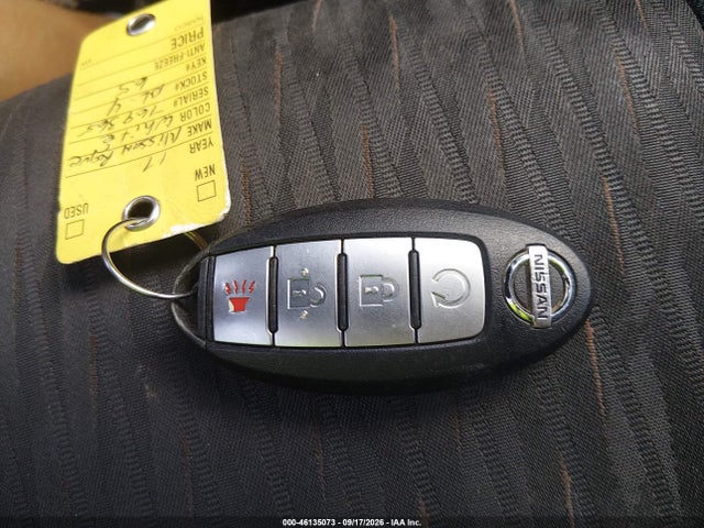 2017 NISSAN ROGUE SV 11