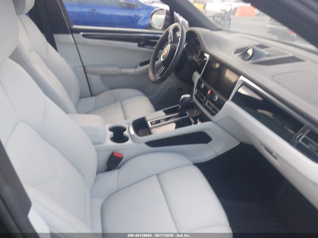 2026 PORSCHE MACAN T 5