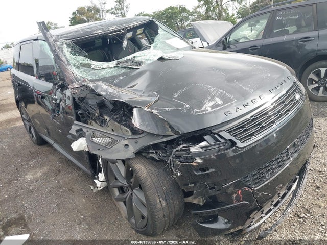 2025 Land Rover Range Rover Sport P360 SE
