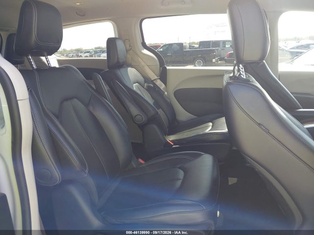 2024 CHRYSLER PACIFICA HYBRID SELECT 8