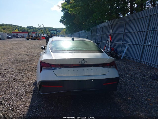 2025 HYUNDAI ELANTRA SE 16