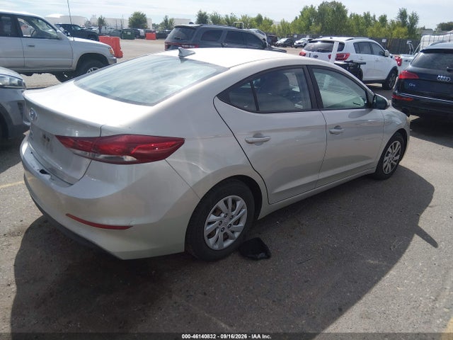 2017 HYUNDAI ELANTRA SE 4
