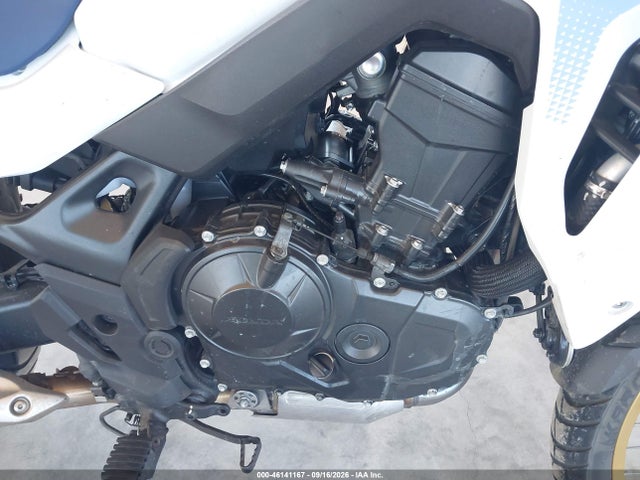 2025 HONDA XL750 8