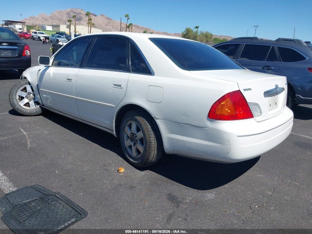 2001 Toyota AVALON XL — фото 3