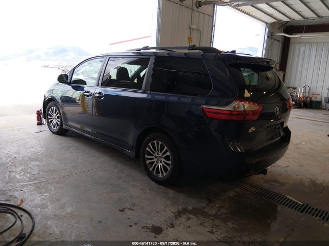 2019 TOYOTA SIENNA XLE 8 PASSENGER 3