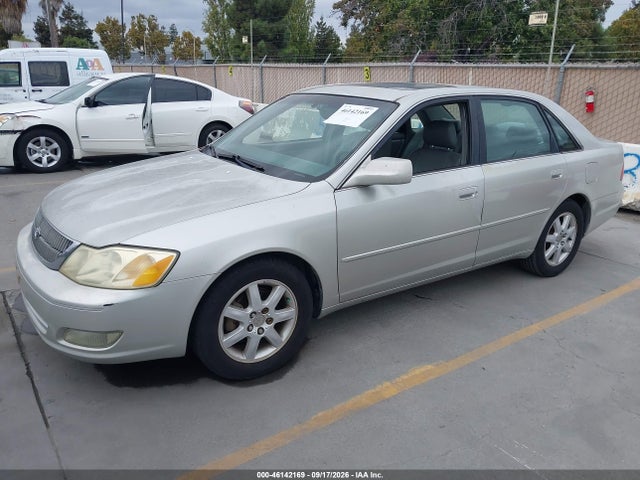 2001 Toyota AVALON XLS 照片 2