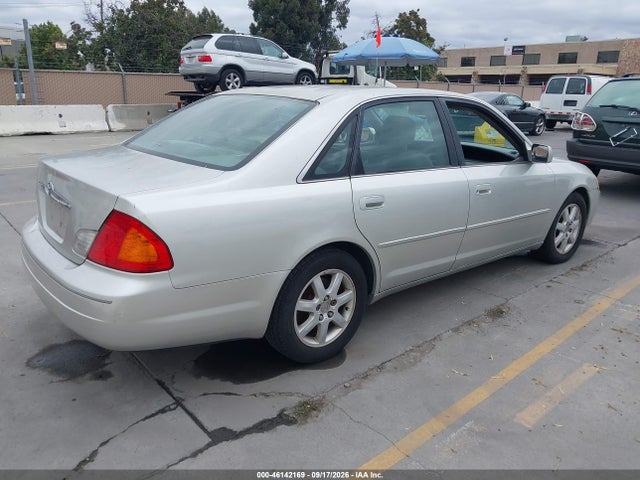 2001 Toyota AVALON XLS 照片 4