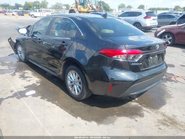 2020 TOYOTA COROLLA XLE 3
