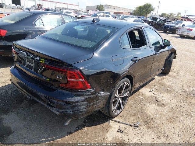 2024 VOLVO S60 B5 CORE DARK THEME 4