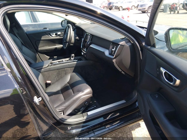 2024 VOLVO S60 B5 CORE DARK THEME 5