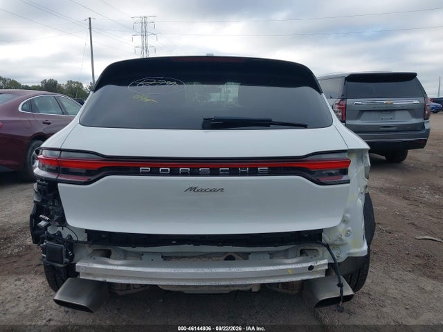 2021 PORSCHE MACAN 17