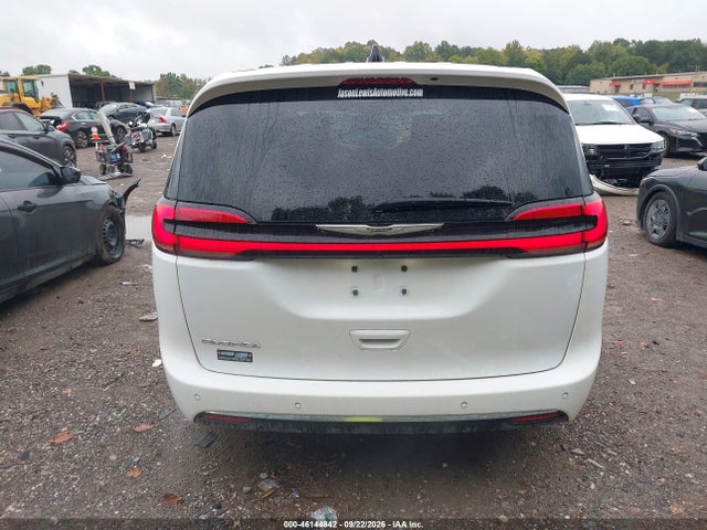 2023 CHRYSLER PACIFICA TOURING L 16