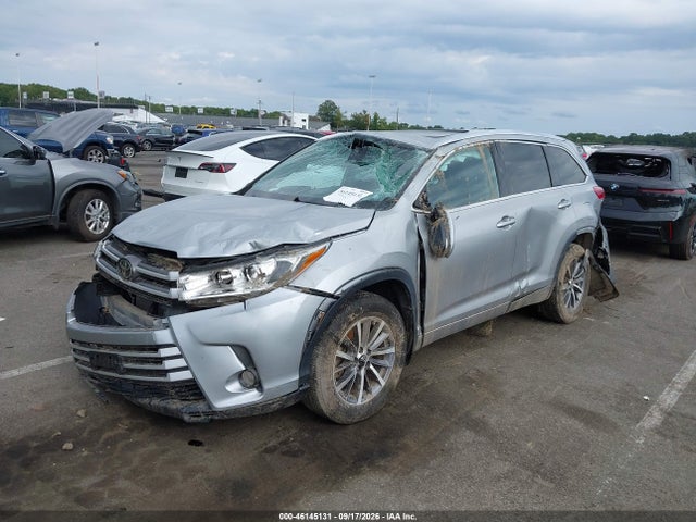 2018 TOYOTA HIGHLANDER XLE 2