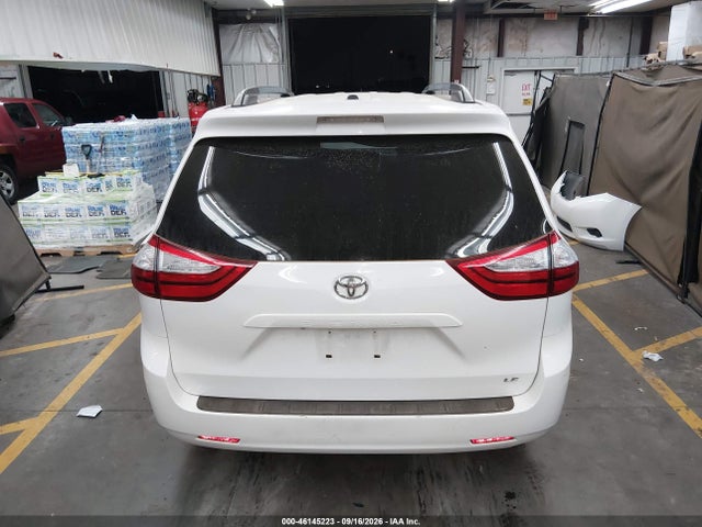 2017 TOYOTA SIENNA LE 8 PASSENGER 17