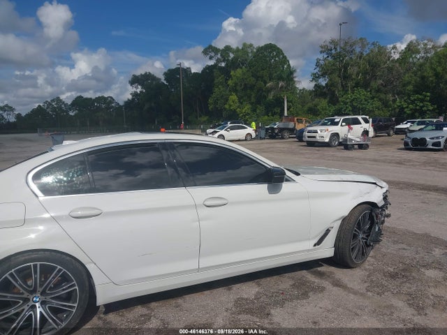 2021 BMW 530I 18