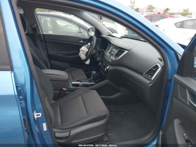 2017 HYUNDAI TUCSON SE 5