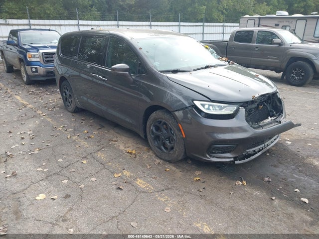 2022 CHRYSLER PACIFICA HYBRID TOURING L