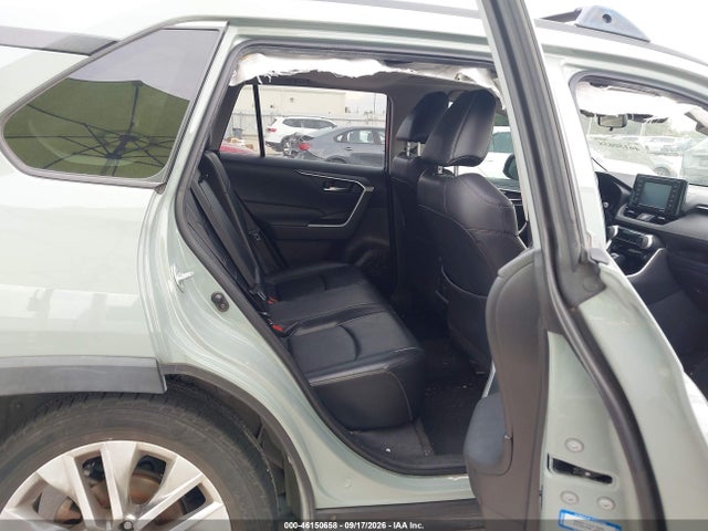 2020 TOYOTA RAV4 XLE PREMIUM 8