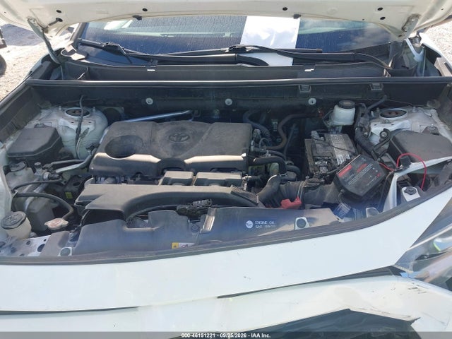 2019 TOYOTA RAV4 XLE 10