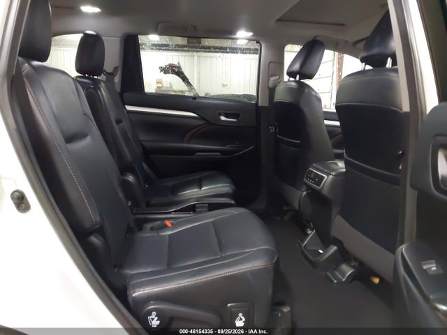 2018 TOYOTA HIGHLANDER XLE 8