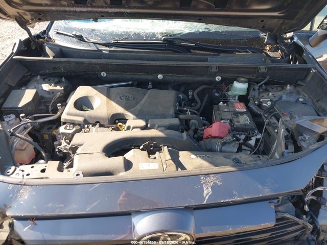 2019 TOYOTA RAV4 XLE 10