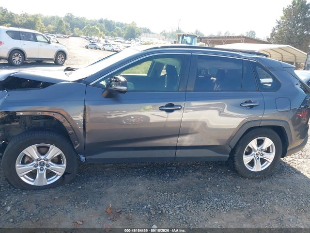 2019 TOYOTA RAV4 XLE 14