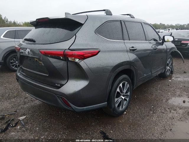 2020 TOYOTA HIGHLANDER XLE 4