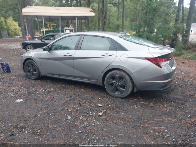 2022 HYUNDAI ELANTRA SEL 3
