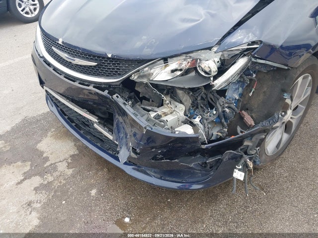 2017 CHRYSLER PACIFICA LIMITED 6