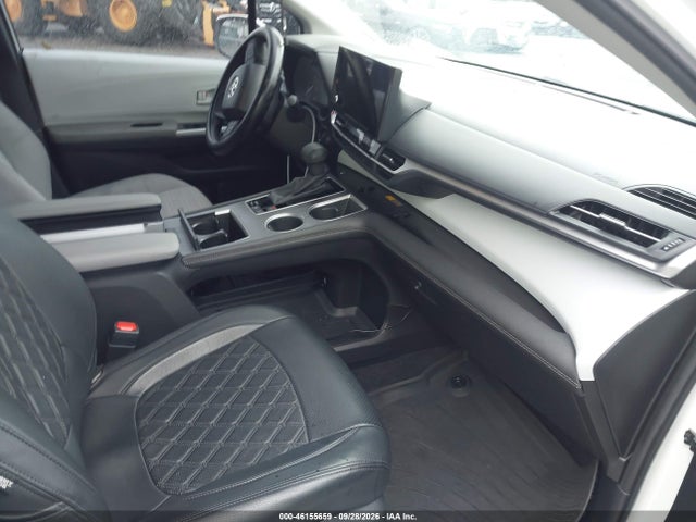 2025 TOYOTA SIENNA LE 5
