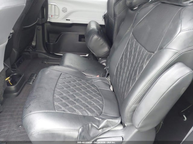 2025 TOYOTA SIENNA LE 8