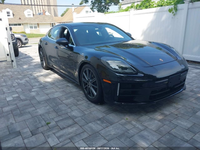 2025 Porsche Panamera 4