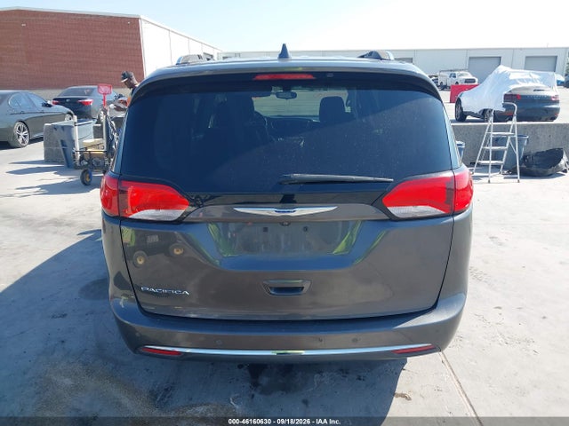 2018 CHRYSLER PACIFICA TOURING L 16