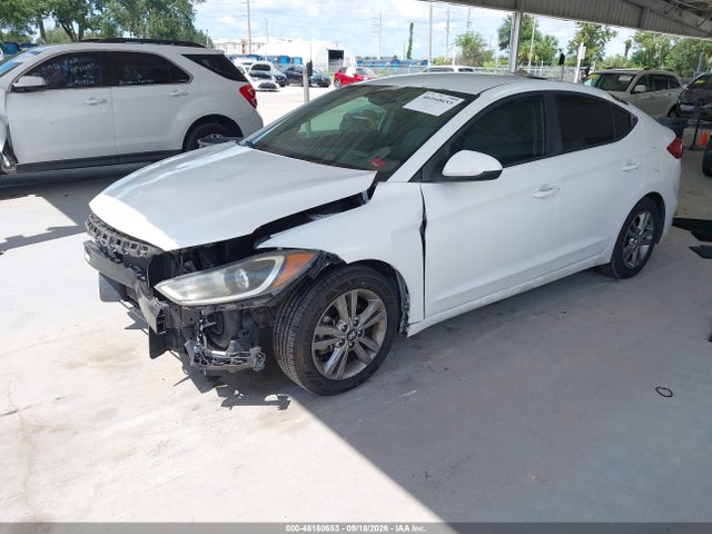 2017 HYUNDAI ELANTRA SE 2