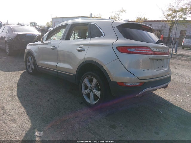 2017 LINCOLN MKC PREMIERE 3