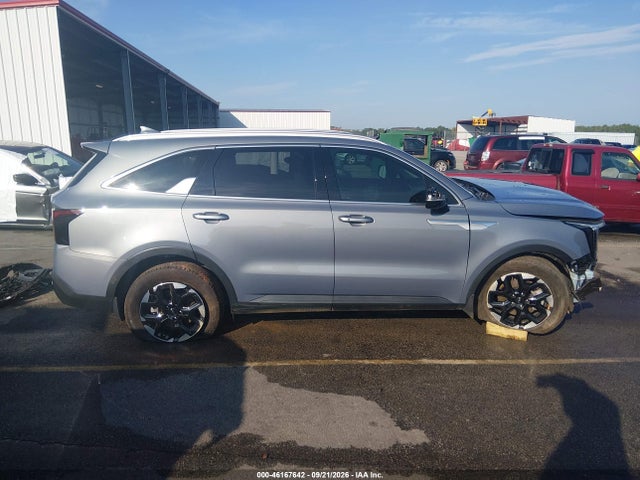 2025 KIA SORENTO S 14