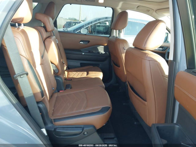 2022 NISSAN PATHFINDER PLATINUM 8