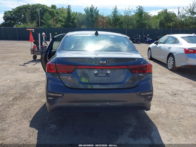 2021 KIA FORTE FE 16