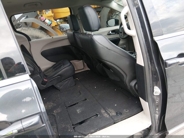 2020 CHRYSLER PACIFICA TOURING L 8