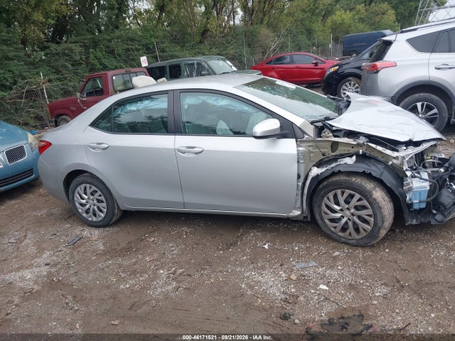 2018 TOYOTA COROLLA LE 13
