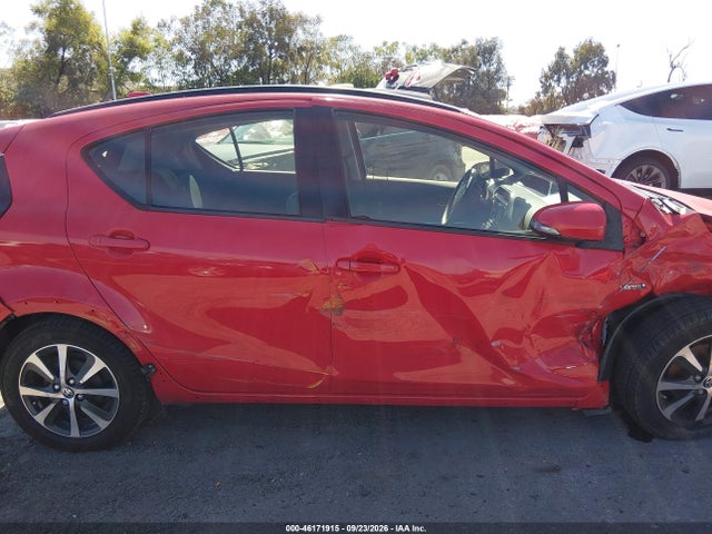 2018 TOYOTA PRIUS C THREE 12