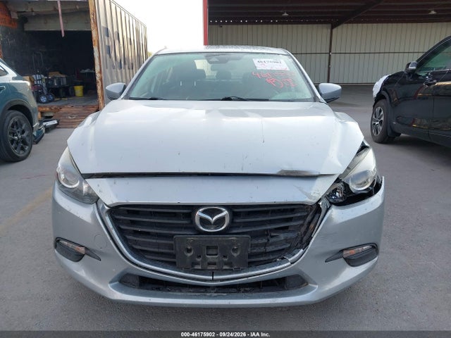 2018 MAZDA MAZDA3 TOURING 12