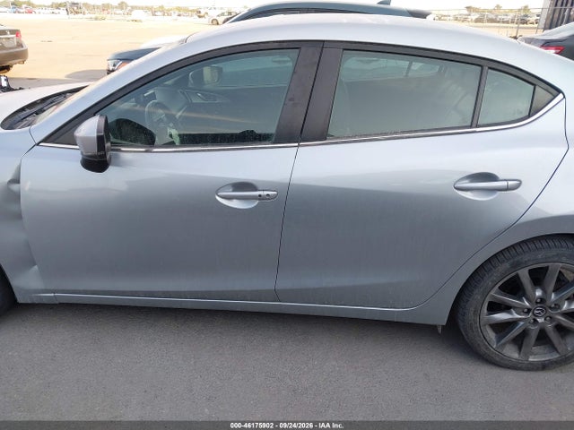 2018 MAZDA MAZDA3 TOURING 14