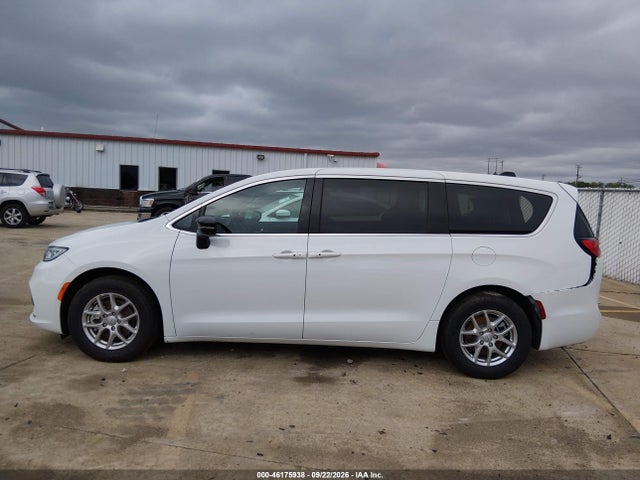 2026 CHRYSLER PACIFICA SELECT 14