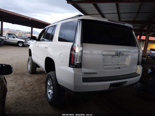 2017 GMC YUKON SLT 3