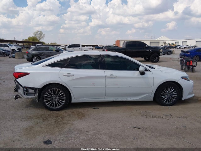 2019 TOYOTA AVALON LIMITED 14