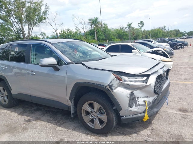 2024 TOYOTA RAV4 XLE 17