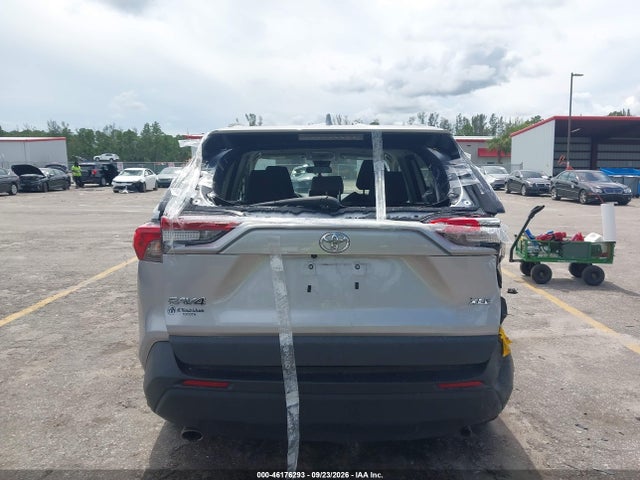 2024 TOYOTA RAV4 XLE 19